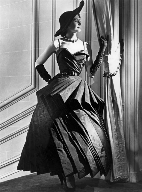 christian Dior fashion history